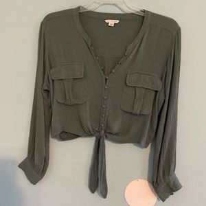 American Eagle Army Green Button Up Tie Front Cropped Blouse Shirt Top Size L